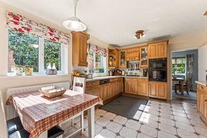 Kitchen- click for photo gallery